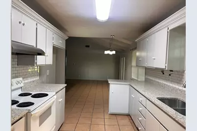 110 Jones Street, Bastrop, TX 78602 - Photo 9