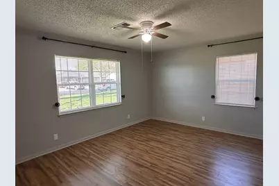 110 Jones Street, Bastrop, TX 78602 - Photo 11