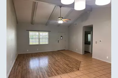 110 Jones Street, Bastrop, TX 78602 - Photo 5