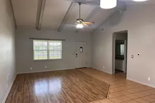 110 Jones St, Bastrop, TX 78602 - Photo 5