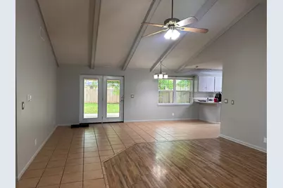 110 Jones Street, Bastrop, TX 78602 - Photo 3