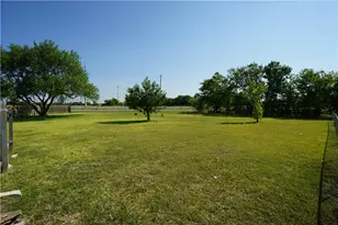 112 Creekside Dr, Hutto, TX 78634 - Photo 19