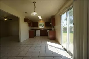 112 Creekside Dr, Hutto, TX 78634 - Photo 3
