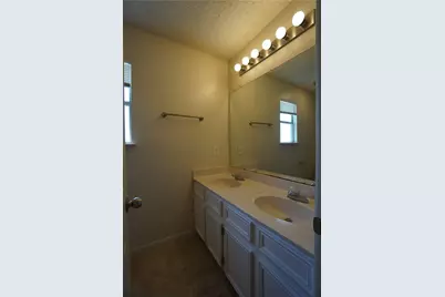 112 Creekside Drive, Hutto, TX 78634 - Photo 5