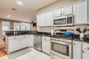 809 Hilltop Dr, Leander, TX 78641 - Photo 9
