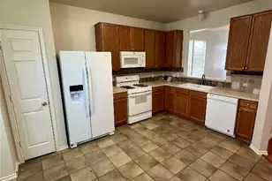 135 Michaelis, Kyle, TX 78640 - Photo 7