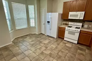 135 Michaelis, Kyle, TX 78640 - Photo 5