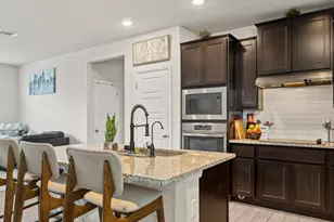 204 Lake Placid Run, Elgin, TX 78621 - Photo 7