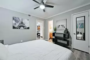 711 Eberhart Ln, Austin, TX 78745 - Photo 5