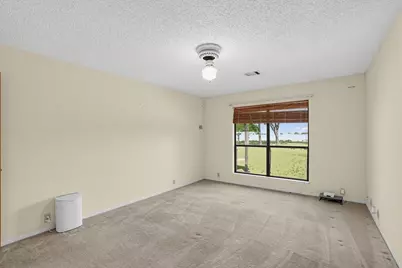 1419 W San Antonio Street, Lockhart, TX 78644 - Photo 15
