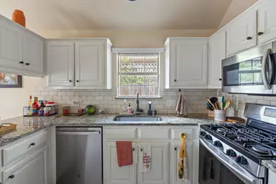 2305 Raintree Path, Round Rock, TX 78664 - Photo 15