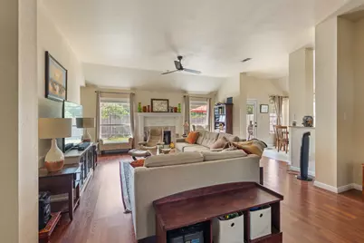 2305 Raintree Path, Round Rock, TX 78664 - Photo 5