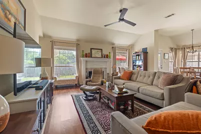 2305 Raintree Path, Round Rock, TX 78664 - Photo 11