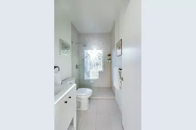 906 E 14th Street #A, Austin, TX 78702 - Photo 23