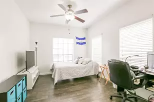 912 W 22nd St, Austin, TX 78705 - Photo 9