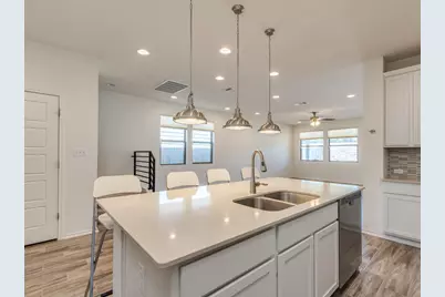 9100 Moonstone Drive, Austin, TX 78729 - Photo 9