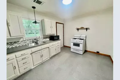 1109 Davis Street, Taylor, TX 76574 - Photo 5