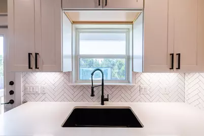 20703 Bonanza Street, Lago Vista, TX 78645 - Photo 11