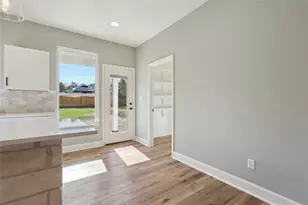 109 Creekside Dr, Bastrop, TX 78602 - Photo 13