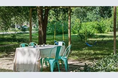 124 N Hamilton Street, Gonzales, TX 78629 - Photo 37