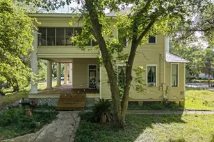 124 N Hamilton St, Gonzales, TX 78629 - Photo 35