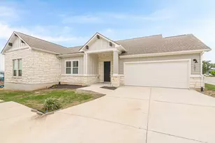 404 Eagle Dr, San Marcos, TX 78666 - Photo 1