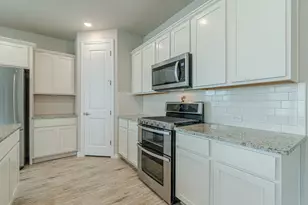 404 Eagle Dr, San Marcos, TX 78666 - Photo 13