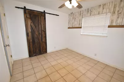 608 Wilkes Street, Smithville, TX 78957 - Photo 11