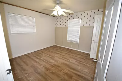 608 Wilkes Street, Smithville, TX 78957 - Photo 9