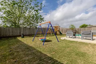 404 Cassandra Dr, Hutto, TX 78634 - Photo 39