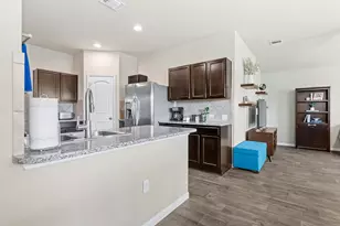 404 Cassandra Dr, Hutto, TX 78634 - Photo 13