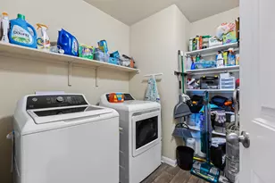 404 Cassandra Dr, Hutto, TX 78634 - Photo 35