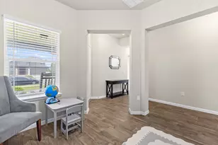 404 Cassandra Dr, Hutto, TX 78634 - Photo 33