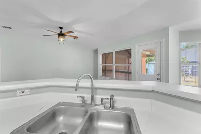 1902 Hollow Tree Boulevard, Round Rock, TX 78681 - Photo 15