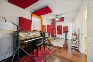 907 E 53rd St, Austin, TX 78751 - Photo 17