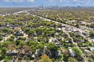 907 E 53rd St, Austin, TX 78751 - Photo 33