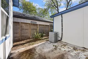 907 E 53rd St, Austin, TX 78751 - Photo 23