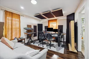 907 E 53rd St, Austin, TX 78751 - Photo 23