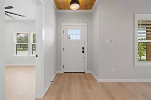 705 Sloan St, Taylor, TX 76574 - Photo 5