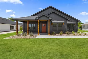 705 Sloan St, Taylor, TX 76574 - Photo 1