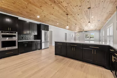 705 Sloan Street, Taylor, TX 76574 - Photo 17