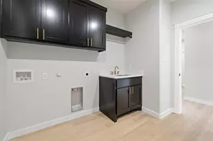 705 Sloan St, Taylor, TX 76574 - Photo 27