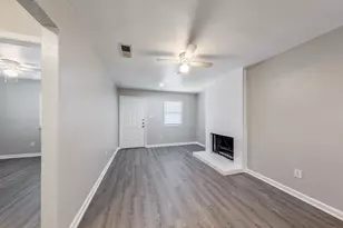 2011 E Stassney Ln, Austin, TX 78744 - Photo 5