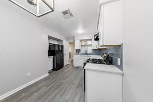 2011 E Stassney Ln, Austin, TX 78744 - Photo 11