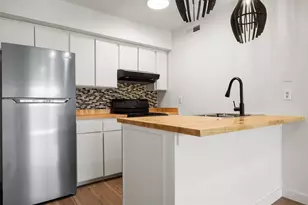 620 S 1st St, Austin, TX 78704 - Photo 5