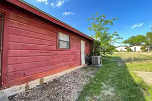 7402 Geneva Dr, Austin, TX 78723 - Photo 15