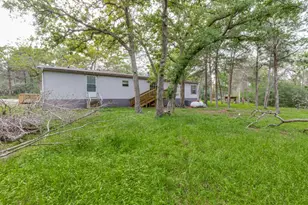 319 Green Oaks Dr, Bastrop, TX 78602 - Photo 11
