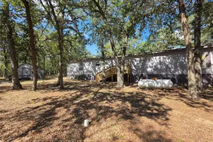 319 Green Oaks Dr, Bastrop, TX 78602 - Photo 5