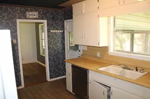 1306 Alamo St, San Marcos, TX 78666 - Photo 13