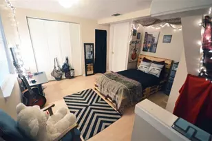 907 E 38th St, Austin, TX 78705 - Photo 5